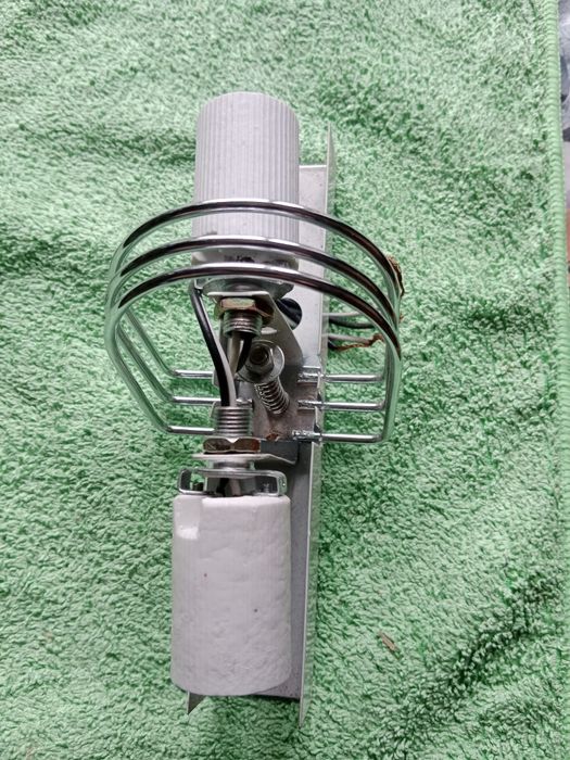 Продам бра ,недорого стекол к ним нет разбились.