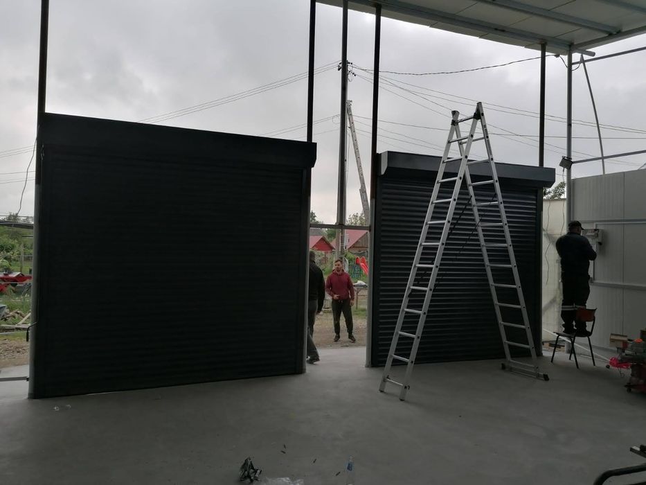 Usa de garaj rulou din aluminiu