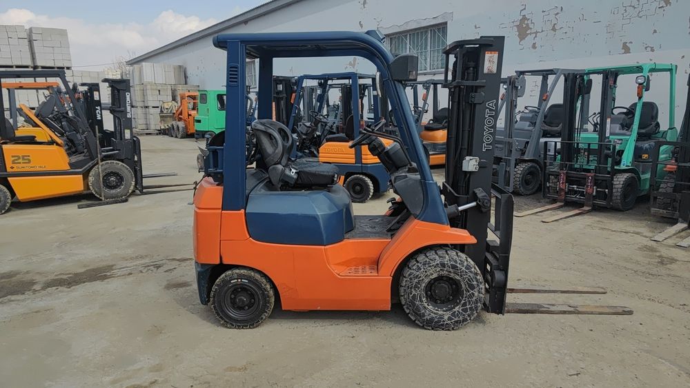 Продам вилочный погрузчик. Кара