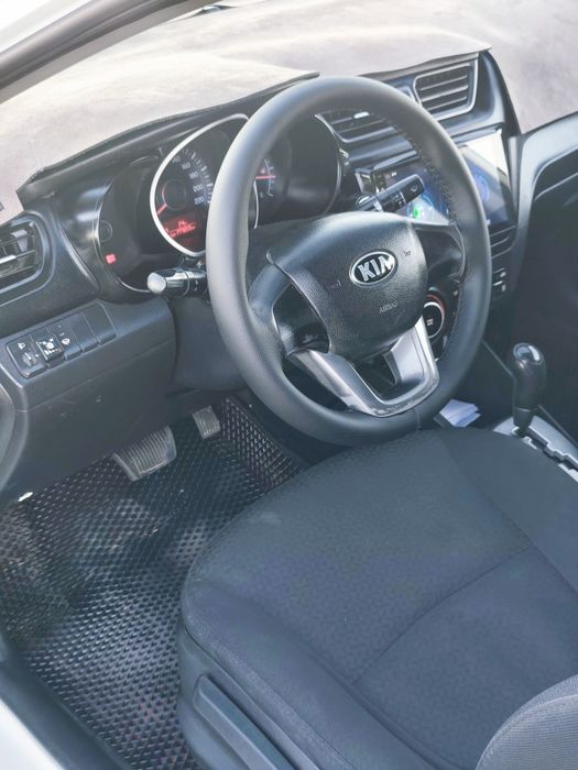 Срочно продам Kia Rio.