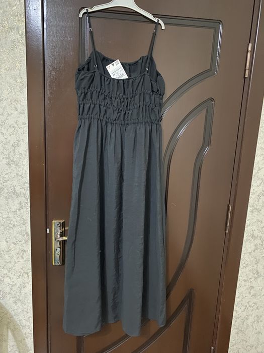 Платье на бретельках  (mango)новое