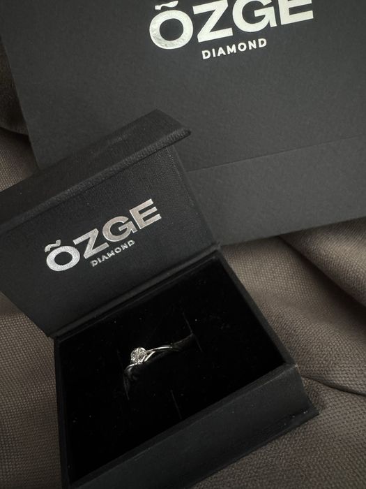 Серебряное кольцо 925 с бриллиантом