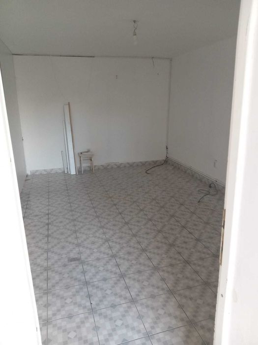 Inchiriez spatiu in Andrei Muresanu