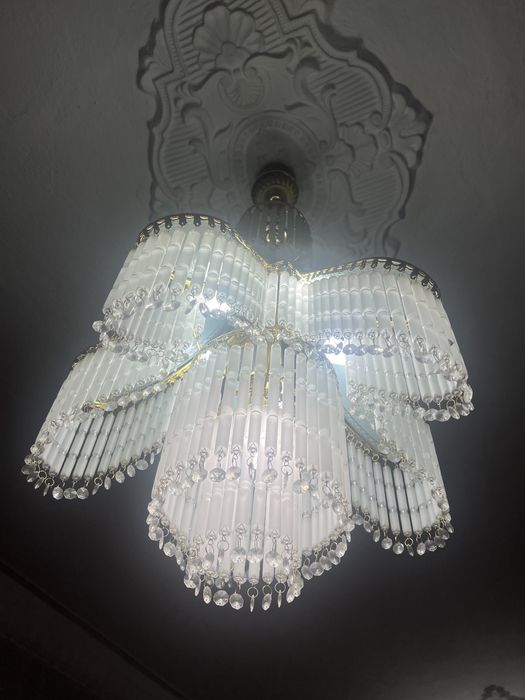 Продам люстры