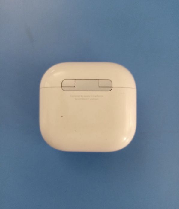 Продам airpods 4