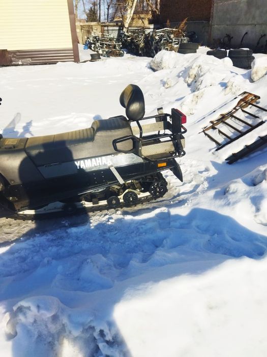 Продам снегоход Yamaha