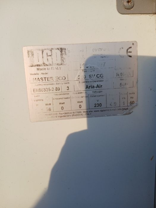 Vand vitrina pentru mezeluri