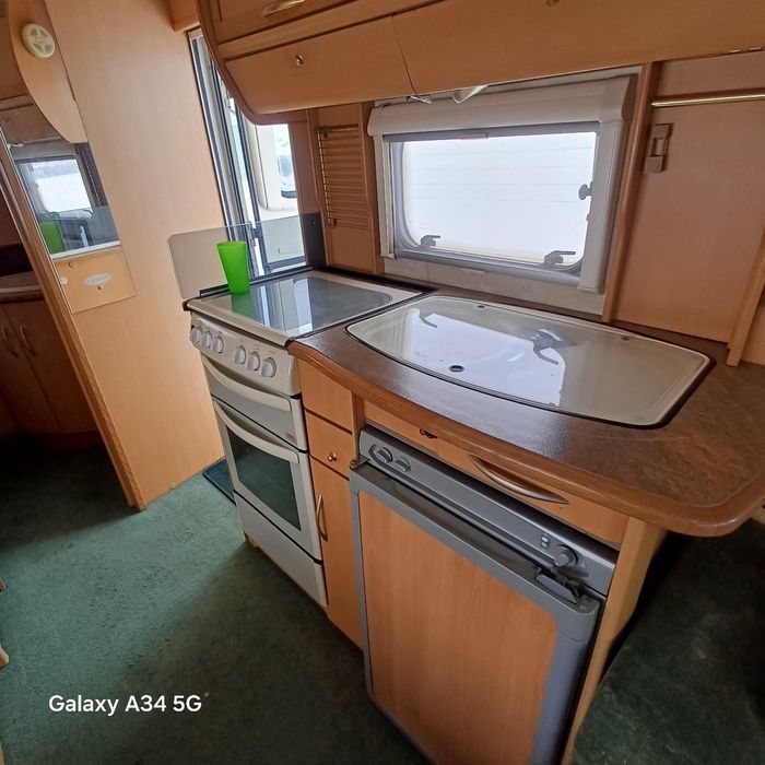 Rulota swift ,neinmatriulata prt o loctie fixa.3 zone 5 pers