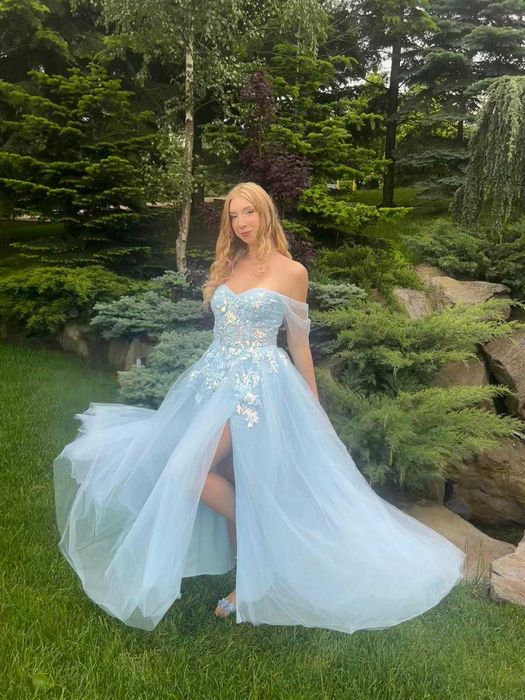 Vand rochie eleganta purtata o singura data la banchet marimea M