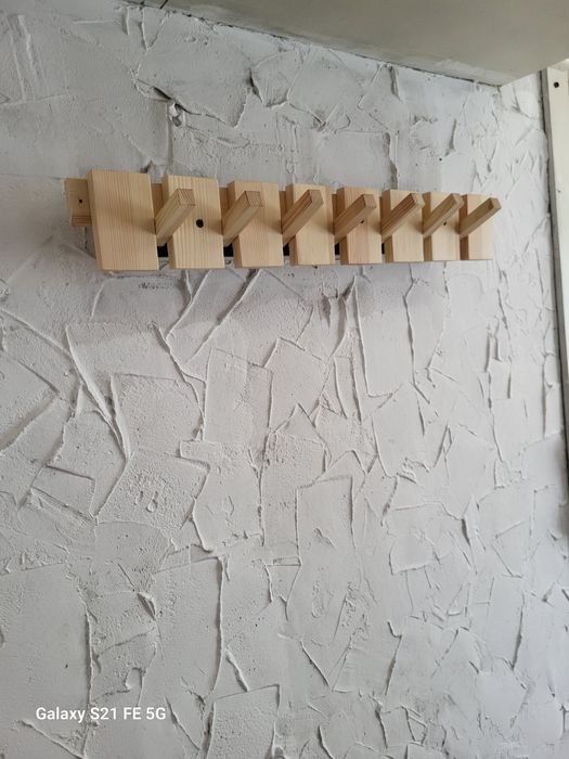 Настенная  вешалка