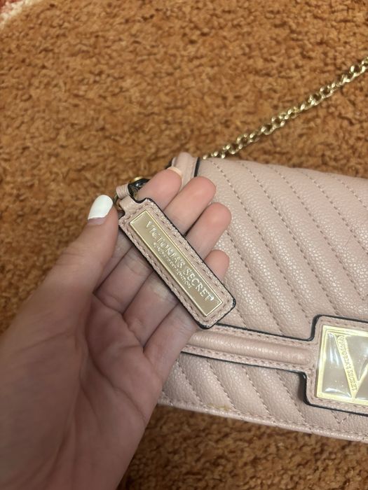 Оригинални чанти- Guess; Victoria’s Secret