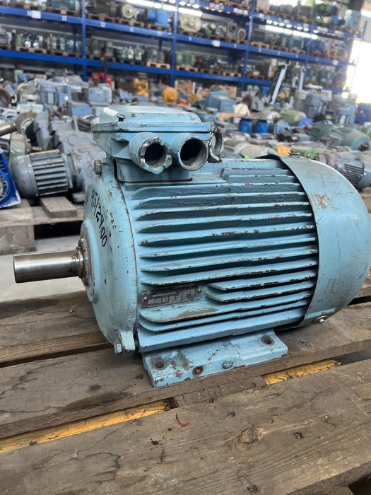 Двускоростен ел.двигател 8.5/1500 9.5/2900