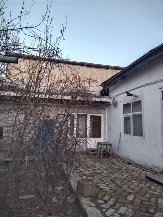 Hovli sotiladi karmanada