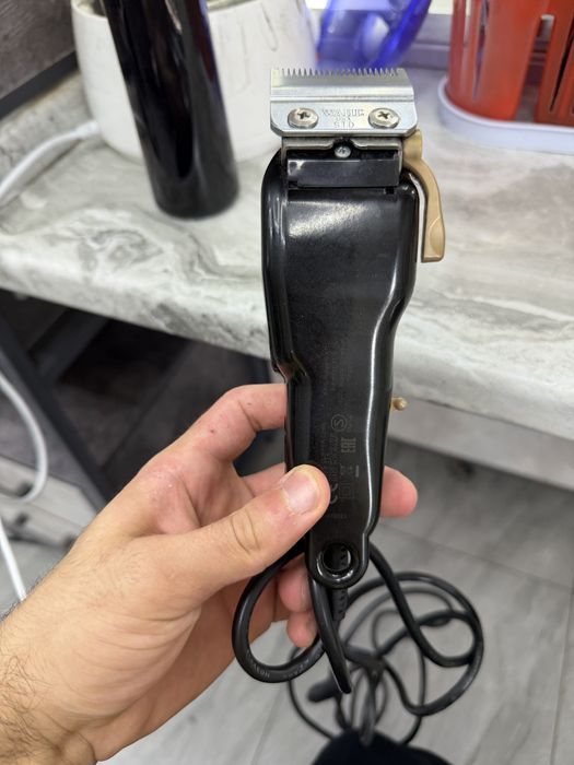 Продаю машинку Wahl  magic clip красный