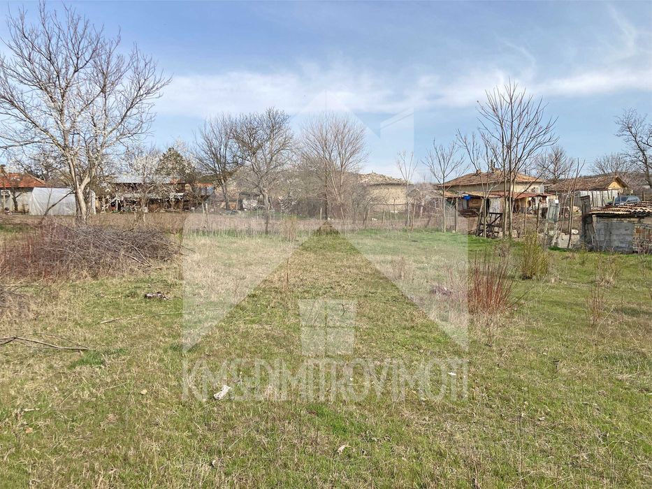 Продава парцел в с. Енево, (Нови пазар) 1 ДКА за жилищно строителство!