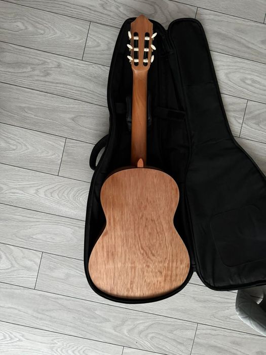 Vand chitara yamaha c40m cu husa