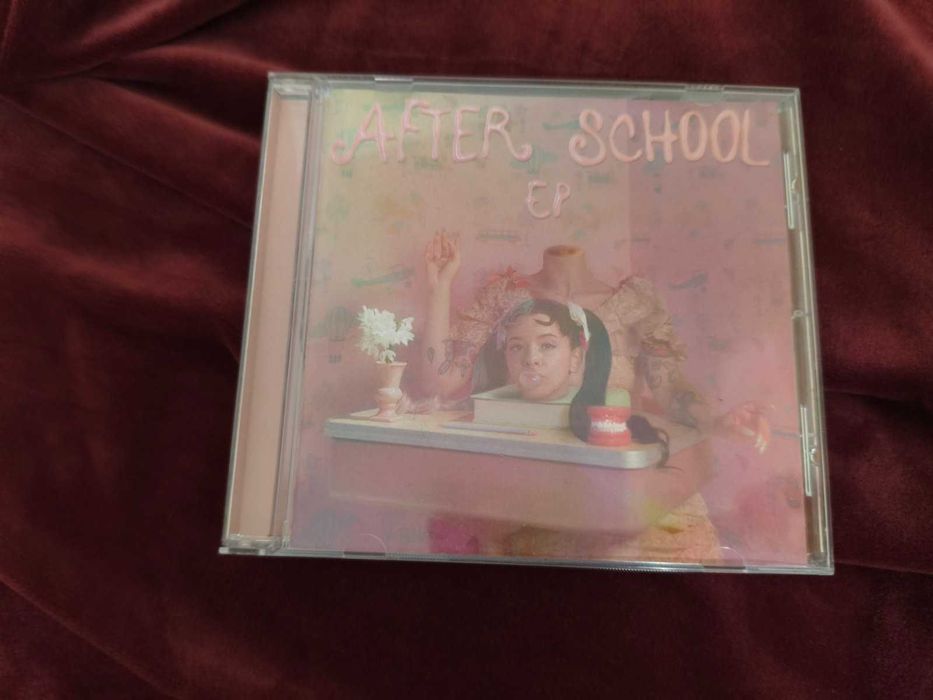 Дискове на Мелани Мартинез