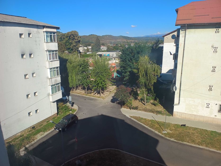 Apartament cu 3 camere