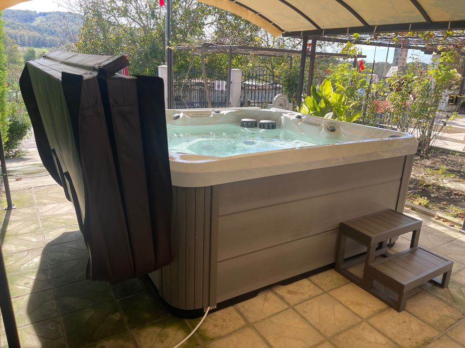 Повдигач за покривало на джакузи, хидравличен с гаранция