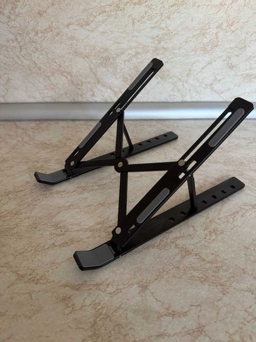 Стойка за лаптоп