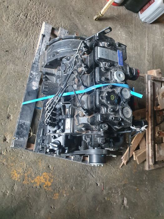 Perkins 1cx sau Caterpillar