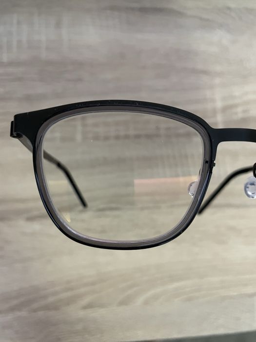 Очила с рамка 100% титан без винт/стъкла Essilor Transitions Xtractive