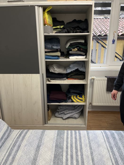 Спалня обзавеждане