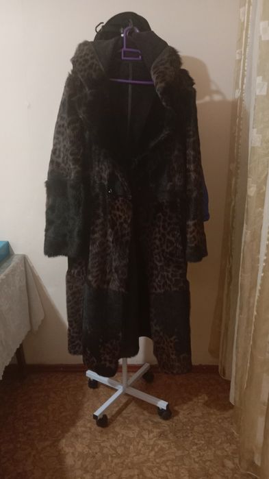Продам шубу двухстороняя.