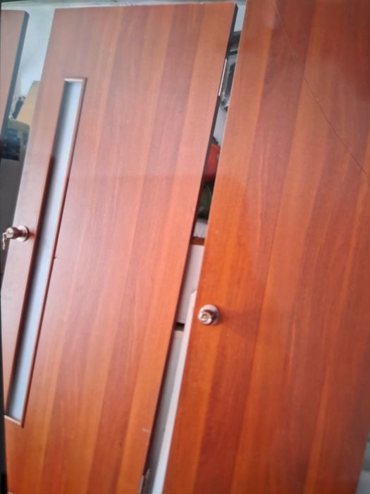 Продам межкомнатные двери