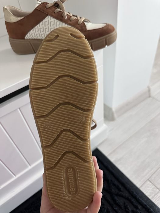 Adidași femei remonte