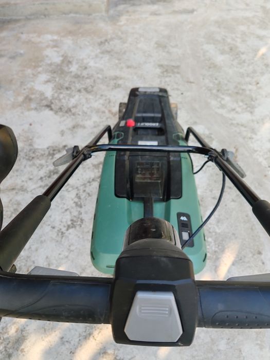 Masina de tuns iarba/gazon Bosch  universalrotak 450