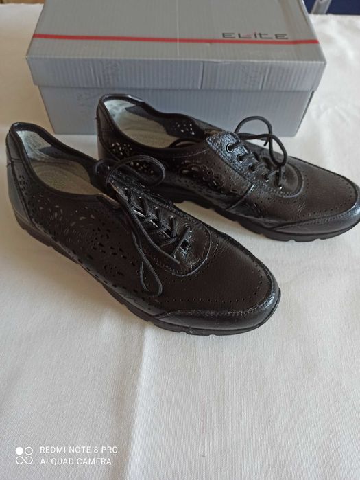 Кожаные женские перфорированные полуботинки