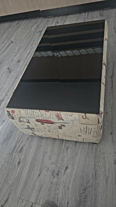 Masuta de cafea cu geam