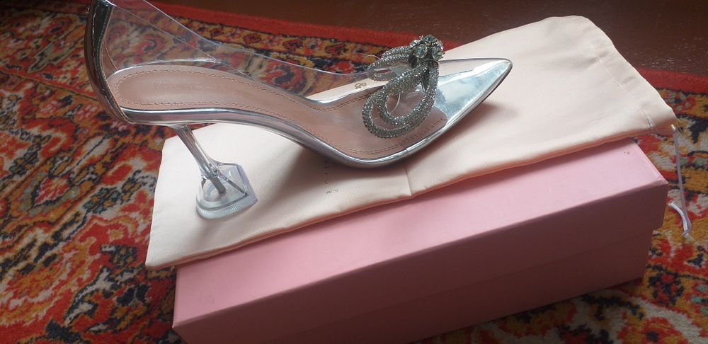 Новое туфли для женщин и девушек.