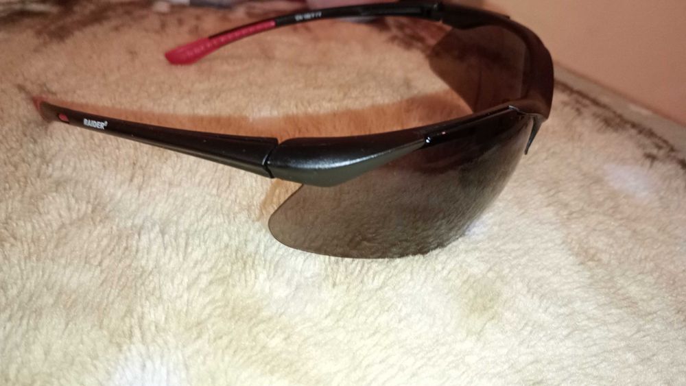 Очила Raider със UVA 400 защита