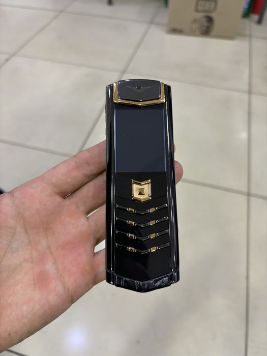 Vertu Signature V