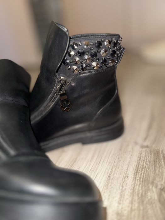 Продам сапоги , осень