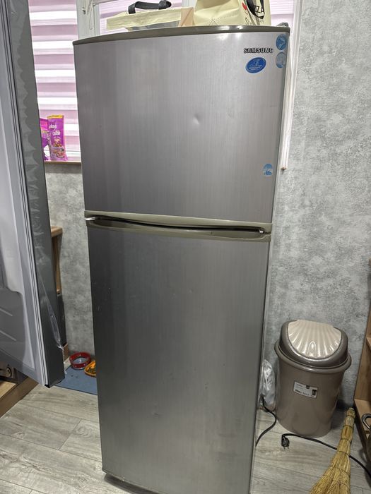 Продам холодильник б/у дешево