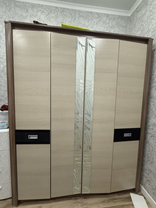 Шкаф для дома в хорошом состоянии