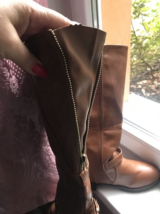 Продавам дамски ботуши