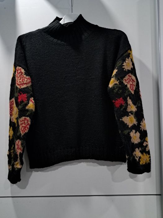 Skovhuus пуловер с флорални ръкави р-р С