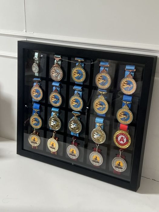 Витрина-рамка для медалей и наград (на 20 шт.)