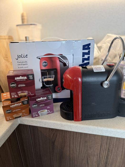 Кафе машина с капсули LAVAZZA A MODO mio Jolie