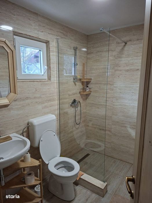 Casa Comarnic cartier ghiosesti + 2000 mp teren