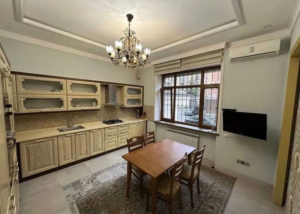 Ойбек в Сдатется уютная квартира в новостройке по ул. С. Барака Габус