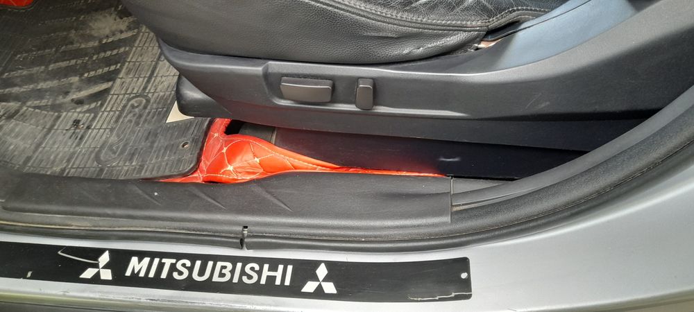 Mitsubishi  asx 1,8  diesel  ținută în garaj Preț 6000 € tel.0768447431