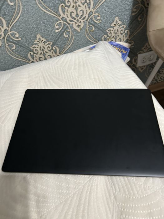 Ультрабук почти новый