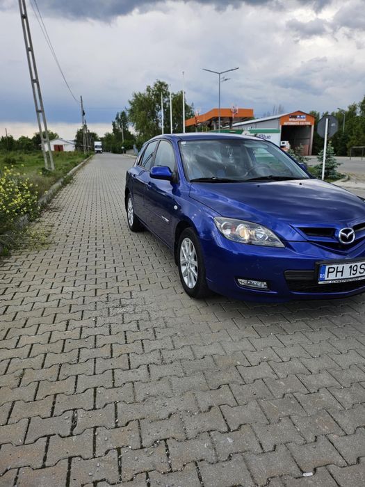 Se vinde mazda 3