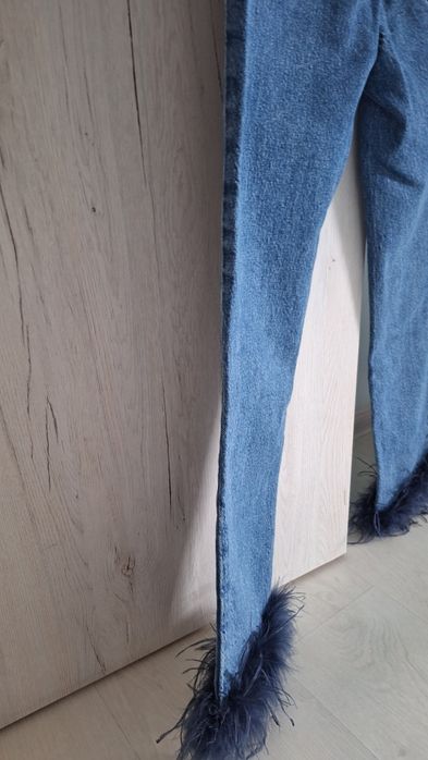 Blugi Trendyol cu pene