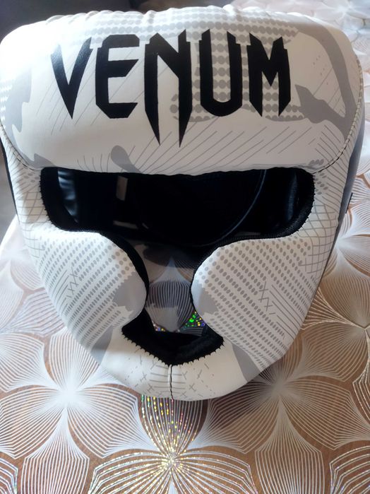 Боксова каска- Venum